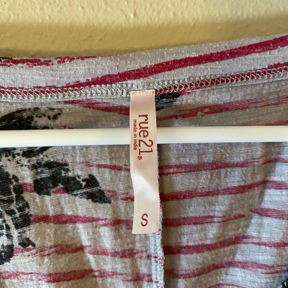 Striped Floral Rue 21 Dolman Sleeve Top Sz S - Picture 3 of 6